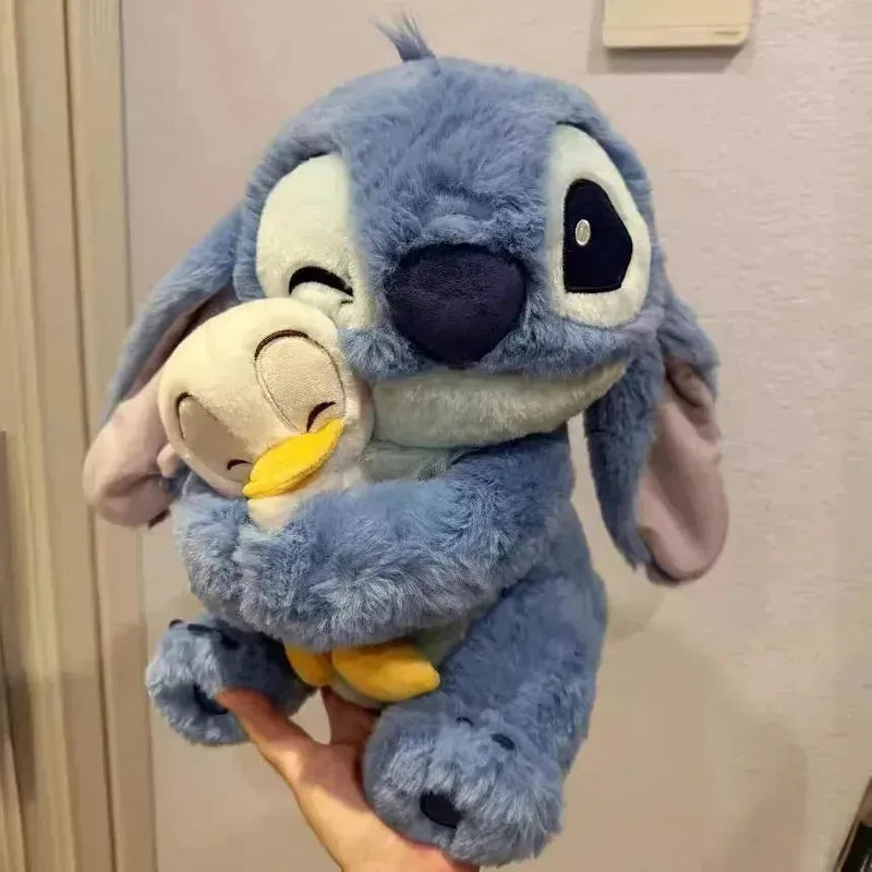 Pelúcia Stitch com Patinho 30cm